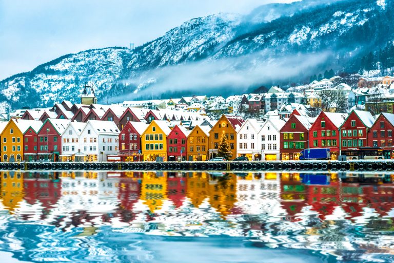 Northern Lights & Scenic Norway Rail & Sail