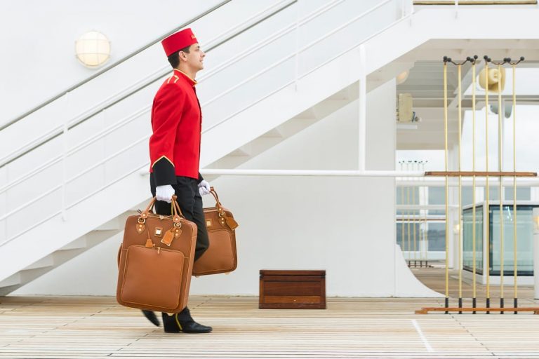 Cunard Voyage with Victoria Falls Discovery & Safari 